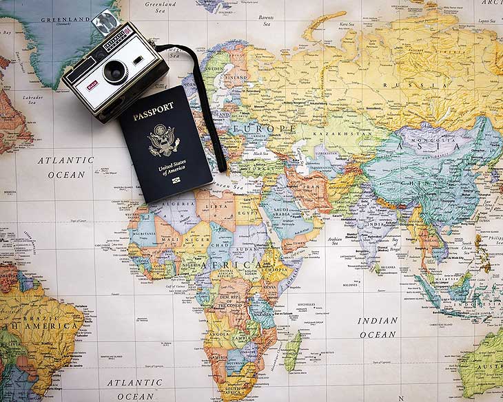 So steigern Tourismus-Websites ihre Besucherzahlen (©foto. https://pixabay.com/photos/passport-map-world-trip-tourism-2714675/  )